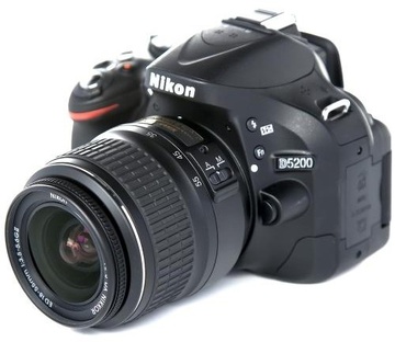 Nikon D5200 kit (18-55mm II)