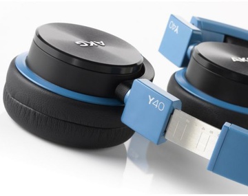AKG Y40 Blue