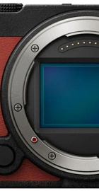 Panasonic Lumix DC-S9 Crimson Red Body (DC-S9E-R)