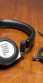 JBL E40BT Black