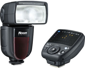 Nissin Speedlite Di700A