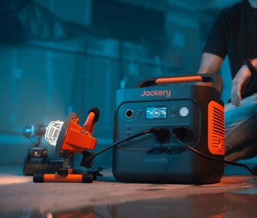 Jackery Explorer 2000 V2