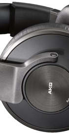 AKG K550