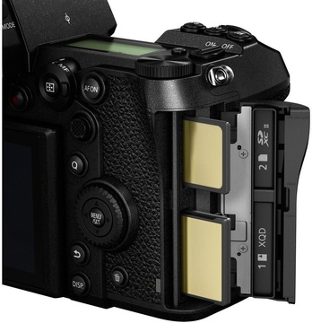 Panasonic Lumix DC-S1 body(UA)