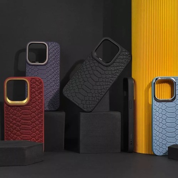 WAVE Kajsa Snake Pattern Black for iPhone 14 Pro Max