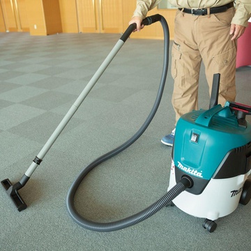 Makita VC2000L