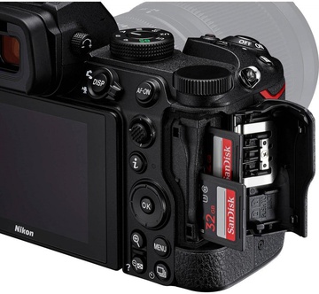 Nikon Z5 kit (24-50mm)  (VOA040K001)