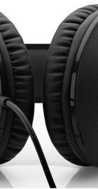 AKG K72