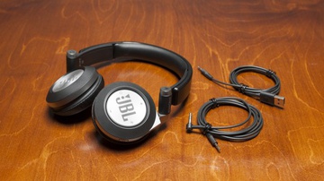 JBL E40BT Black