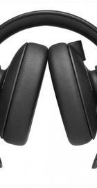 AKG K371