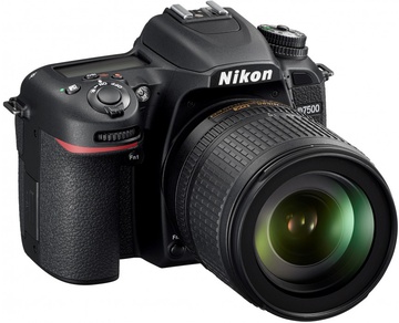 Nikon D7500 kit (18-105mm VR) UA