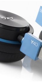 AKG Y40 Blue