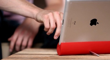 Carbon Audio Zooka Wireless Speaker Red