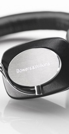 Bowers & Wilkins P5 Black