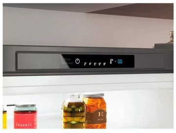 Indesit INFC8 TI21 X0