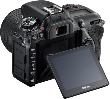 Nikon D7500 kit (18-105mm VR) UA
