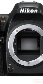 Nikon D7500 Body (VBA510AE)