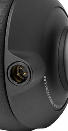 AKG K371