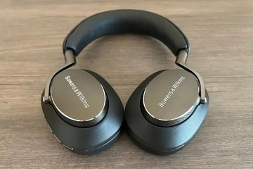 Bowers & Wilkins PX8 Black