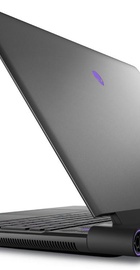 Alienware m18 R1 (useahbtsm18r1rplggxp)
