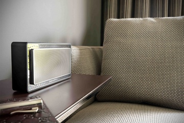 Bowers & Wilkins T7 Black