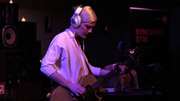 JBL Synchros S700 White