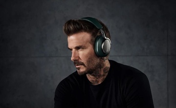 Bowers & Wilkins PX8 Dark Forest
