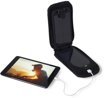 Powertraveller Solarmonkey Adventurer